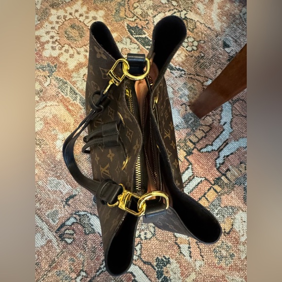 LV Dupe Bucket Bag 🤎🖤 - Picture 2 of 6